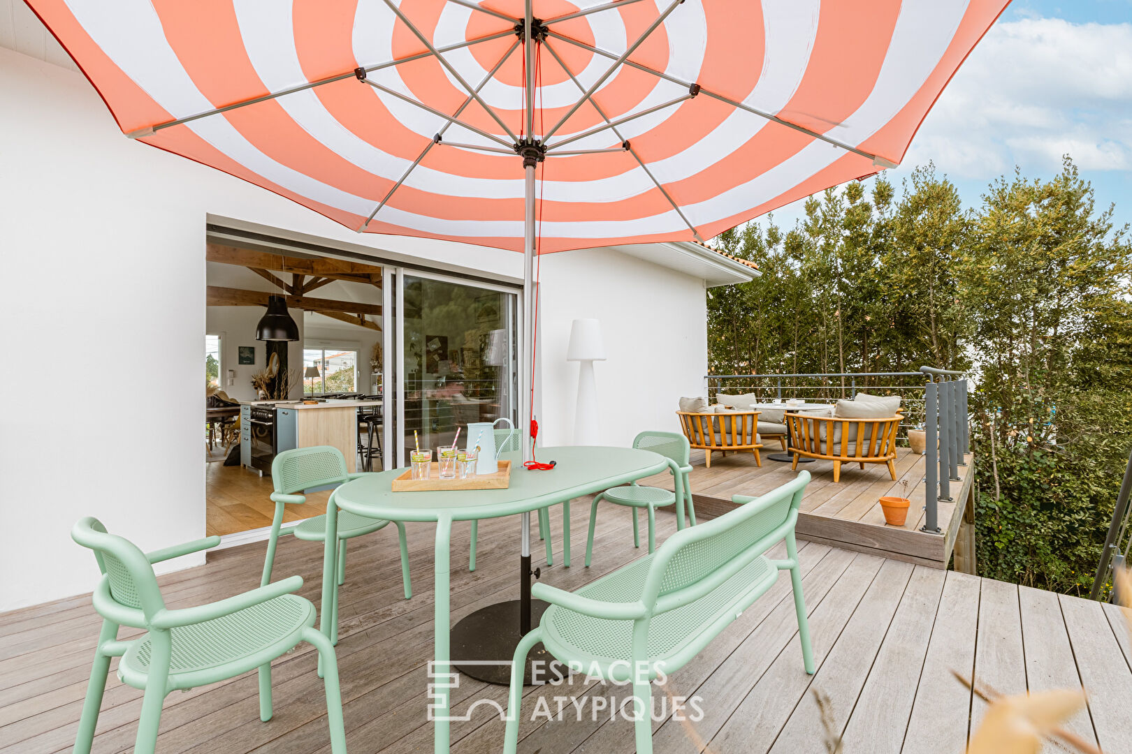 Renovated, bright and welcoming townhouse
