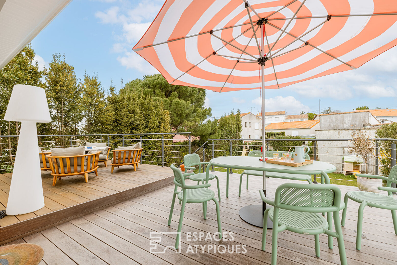 Renovated, bright and welcoming townhouse