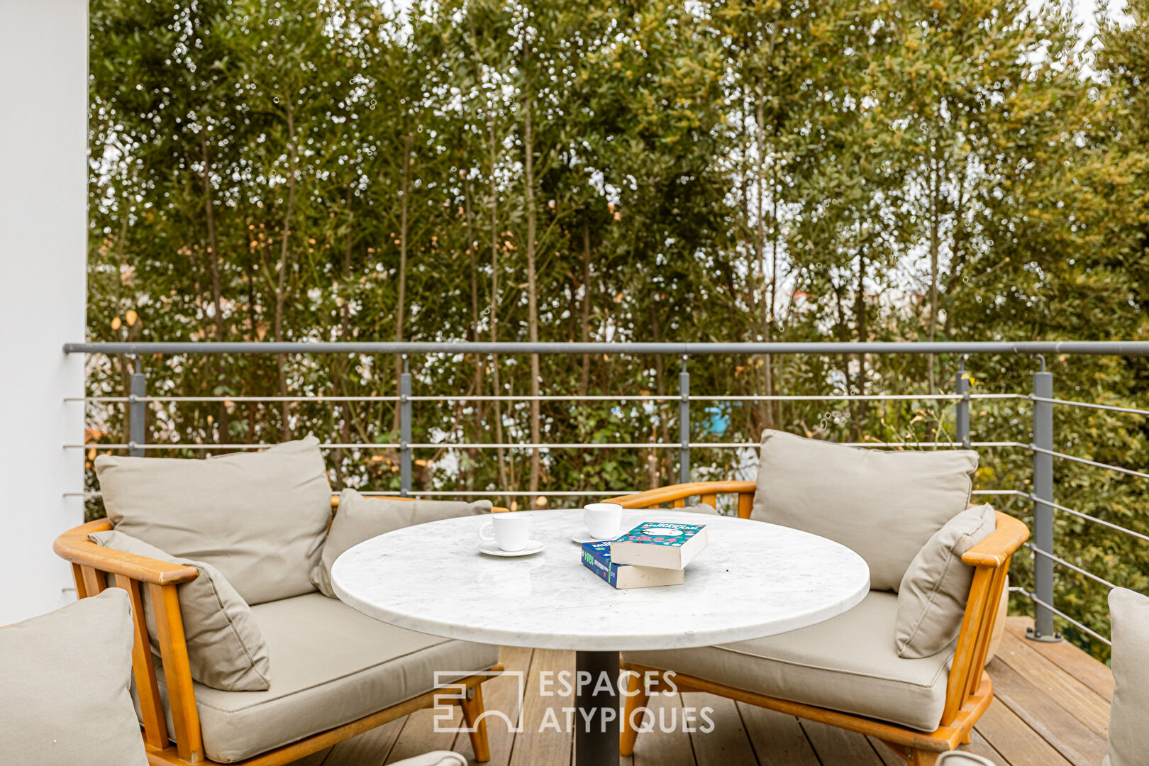 Renovated, bright and welcoming townhouse