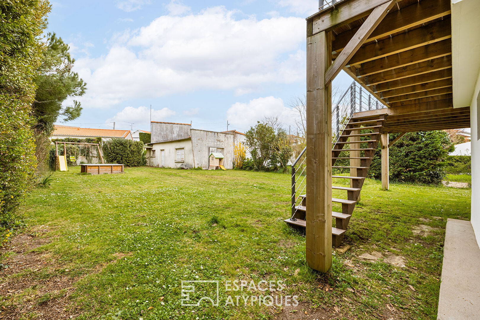 Renovated, bright and welcoming townhouse