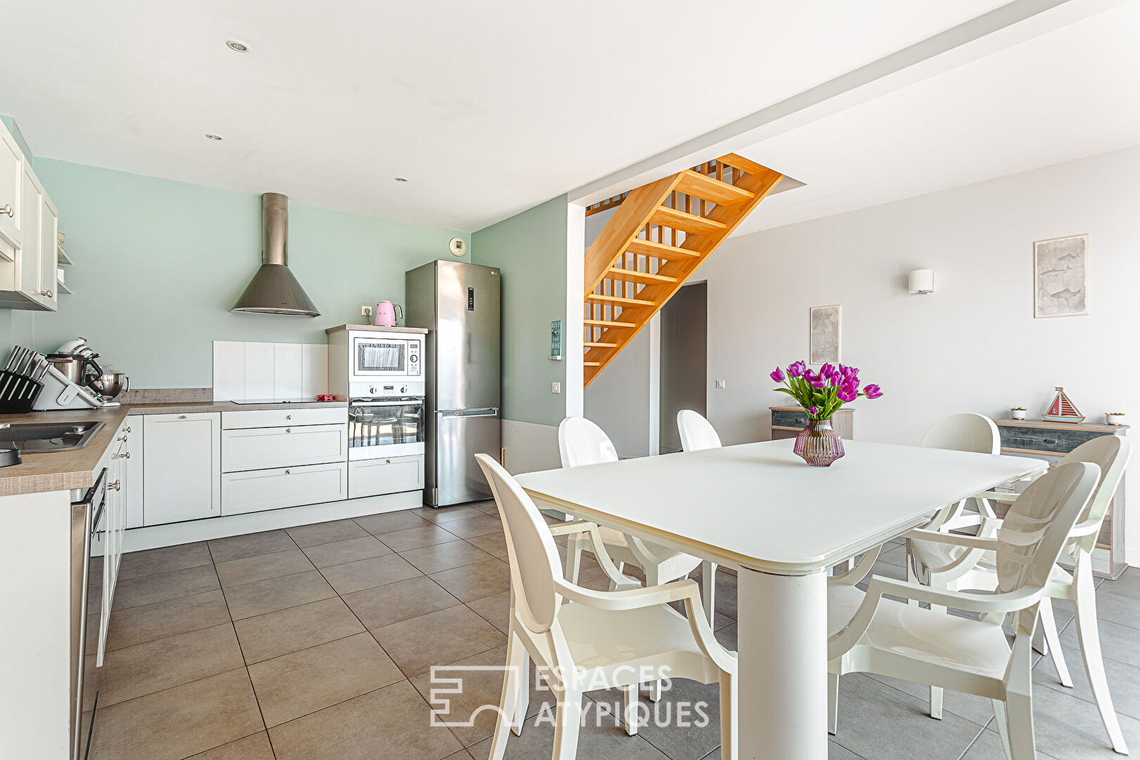 Bright family home close to the seaside