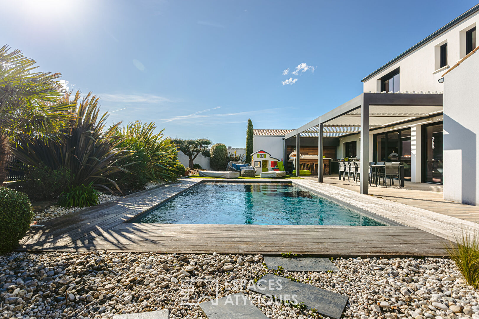 Contemporary with high-end services