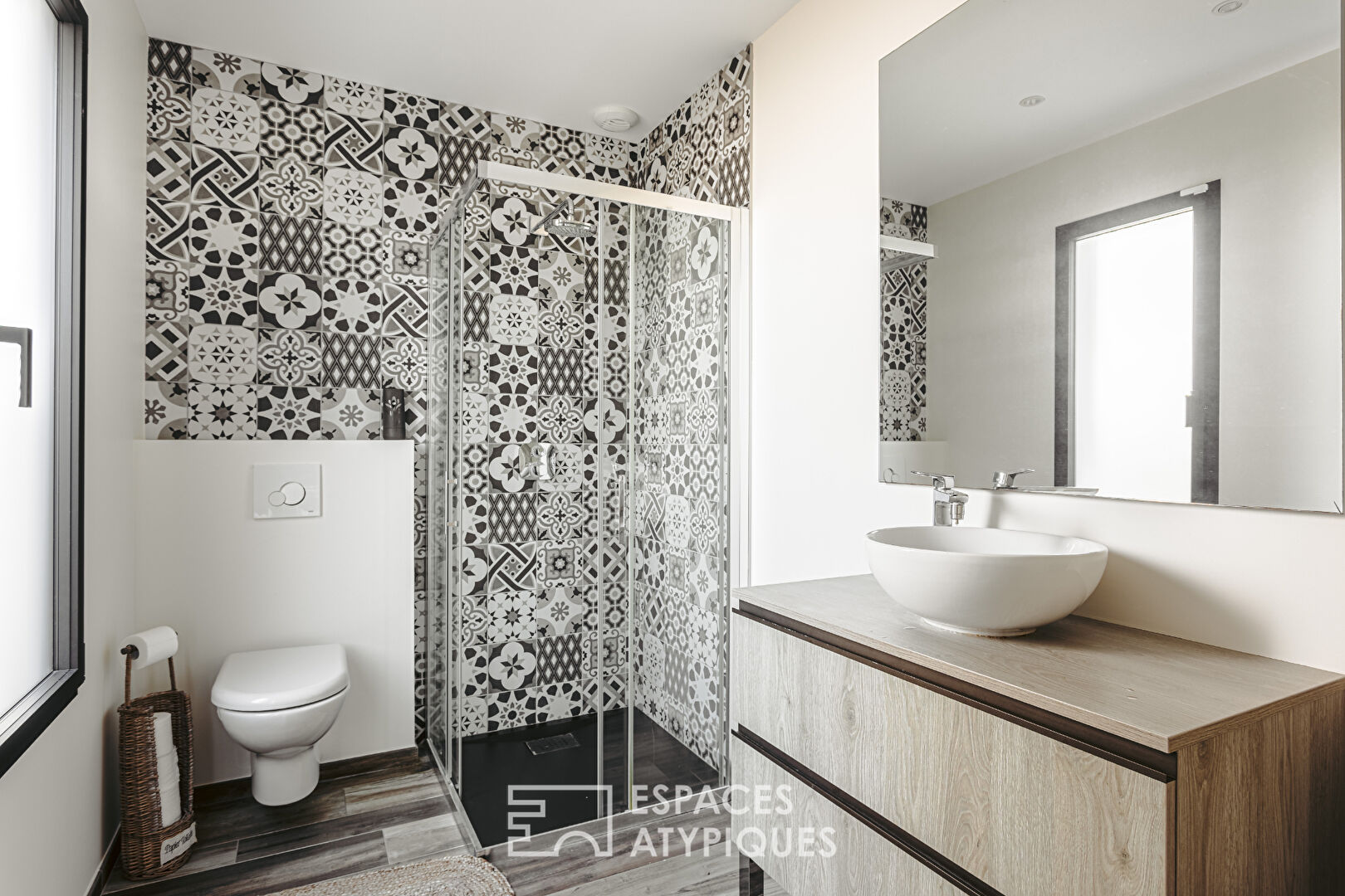 Contemporary with high-end services