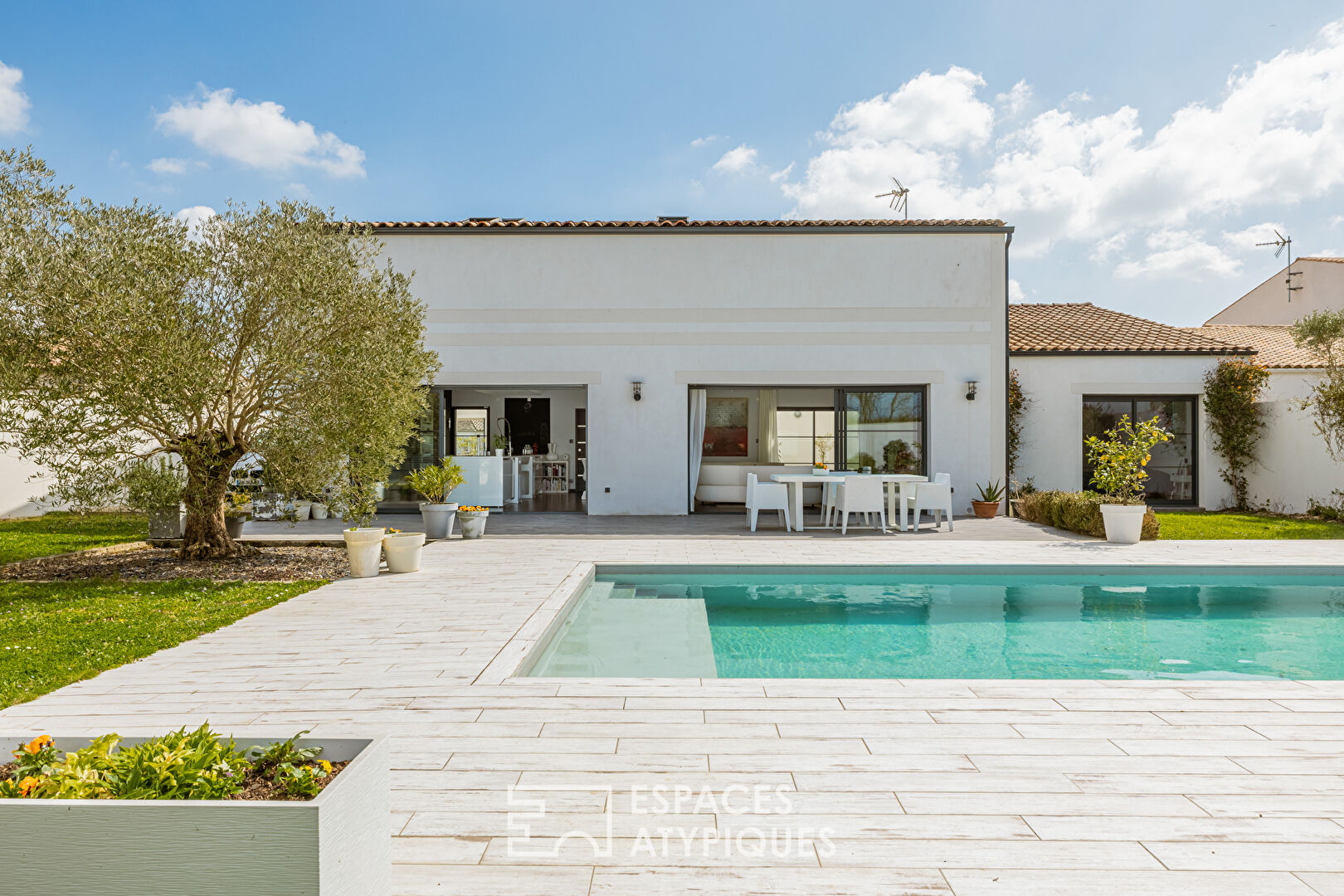 Elegant contemporary with high-quality features