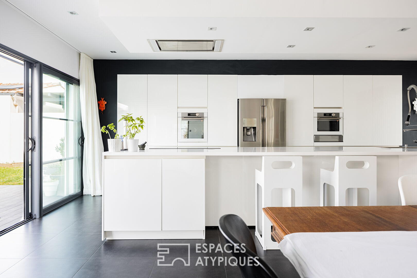Elegant contemporary with high-quality features