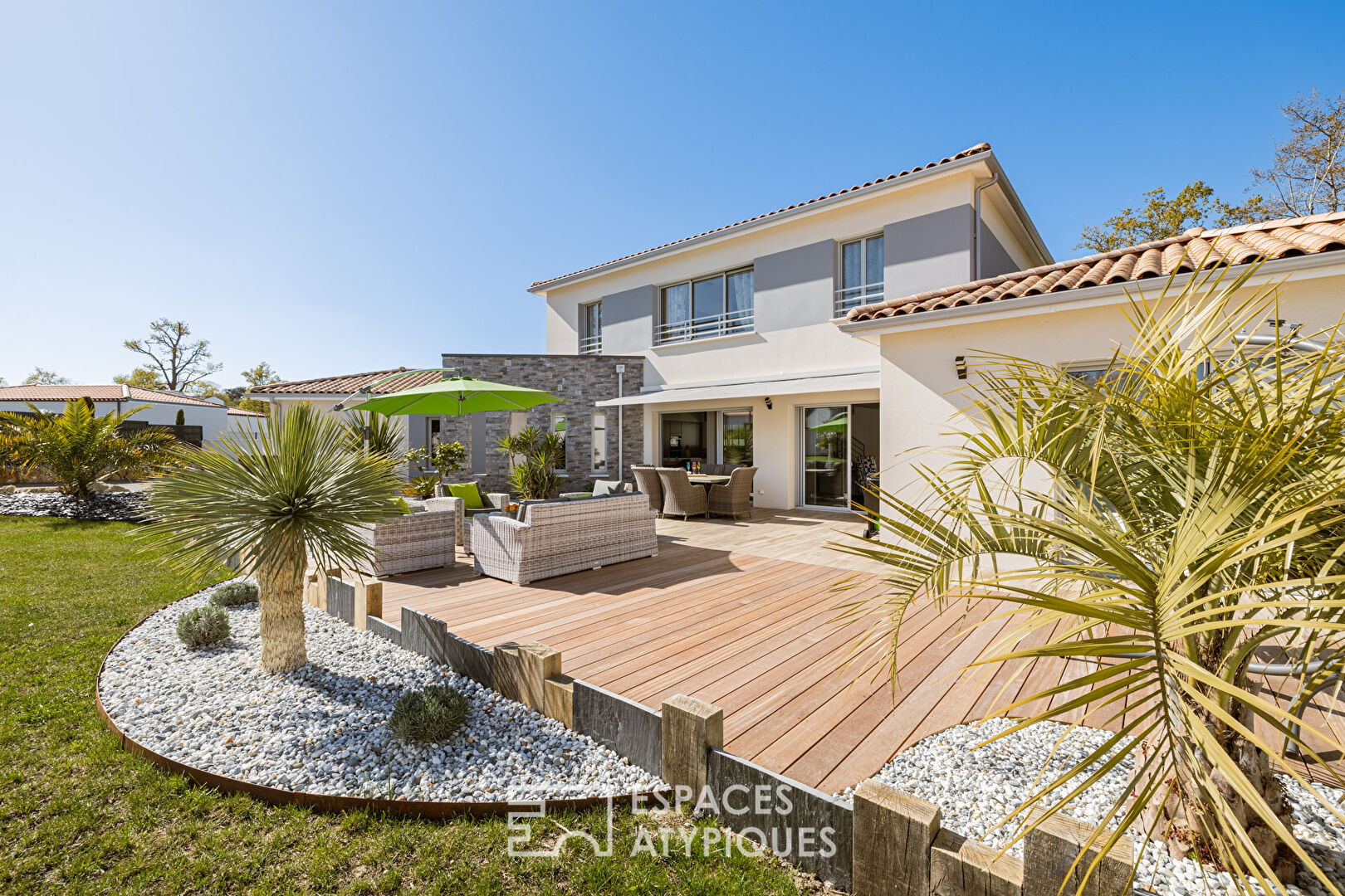 A contemporary villa where light reigns supreme