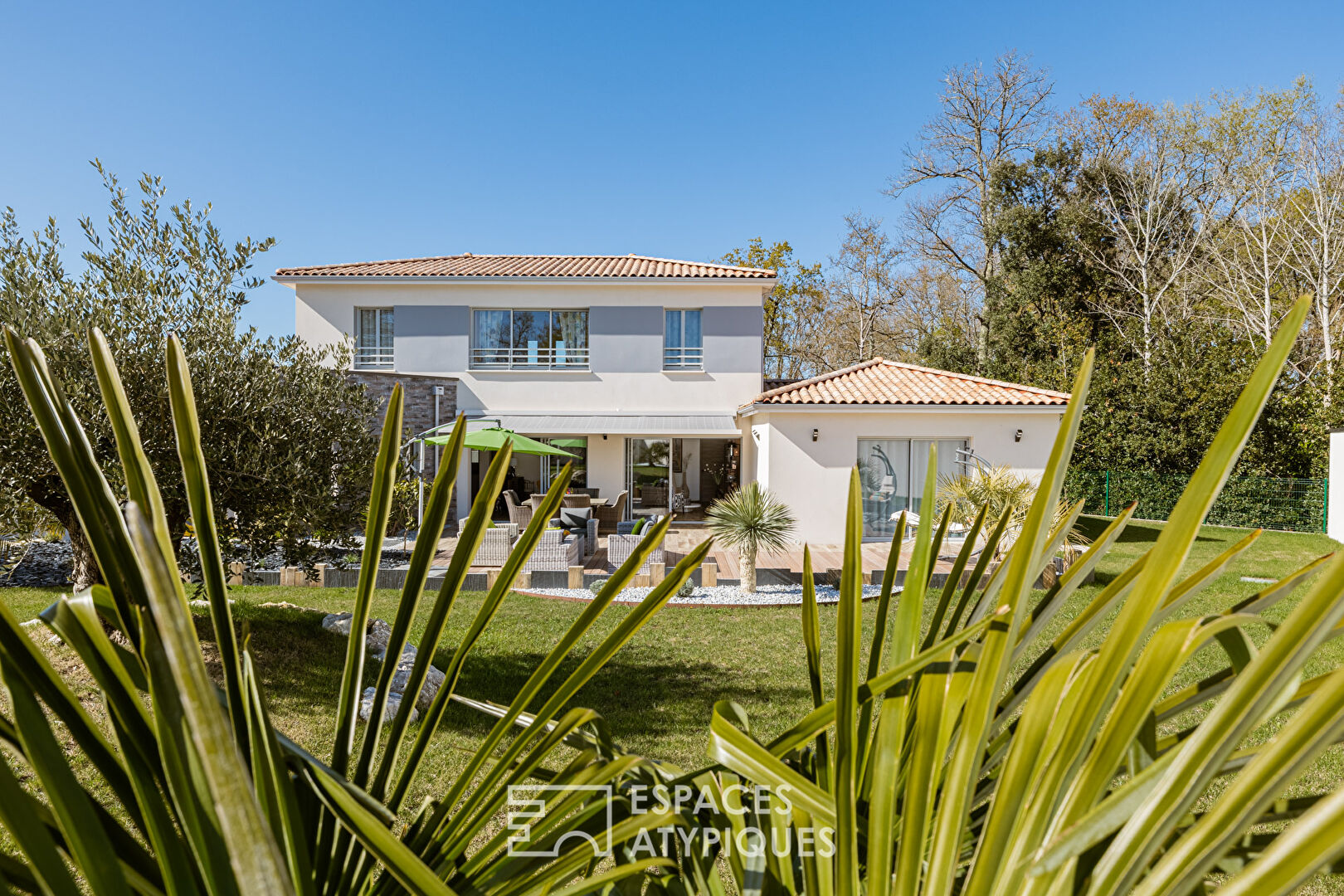 A contemporary villa where light reigns supreme