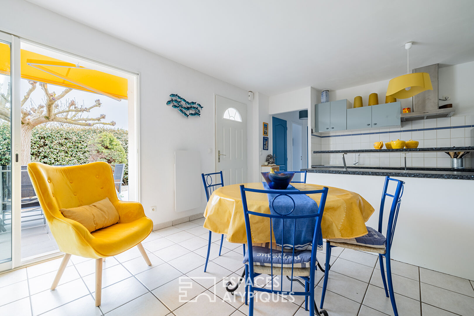 A charming little Cotiniarde hidden from view