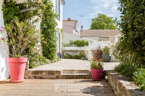 Flowery town house by the sea