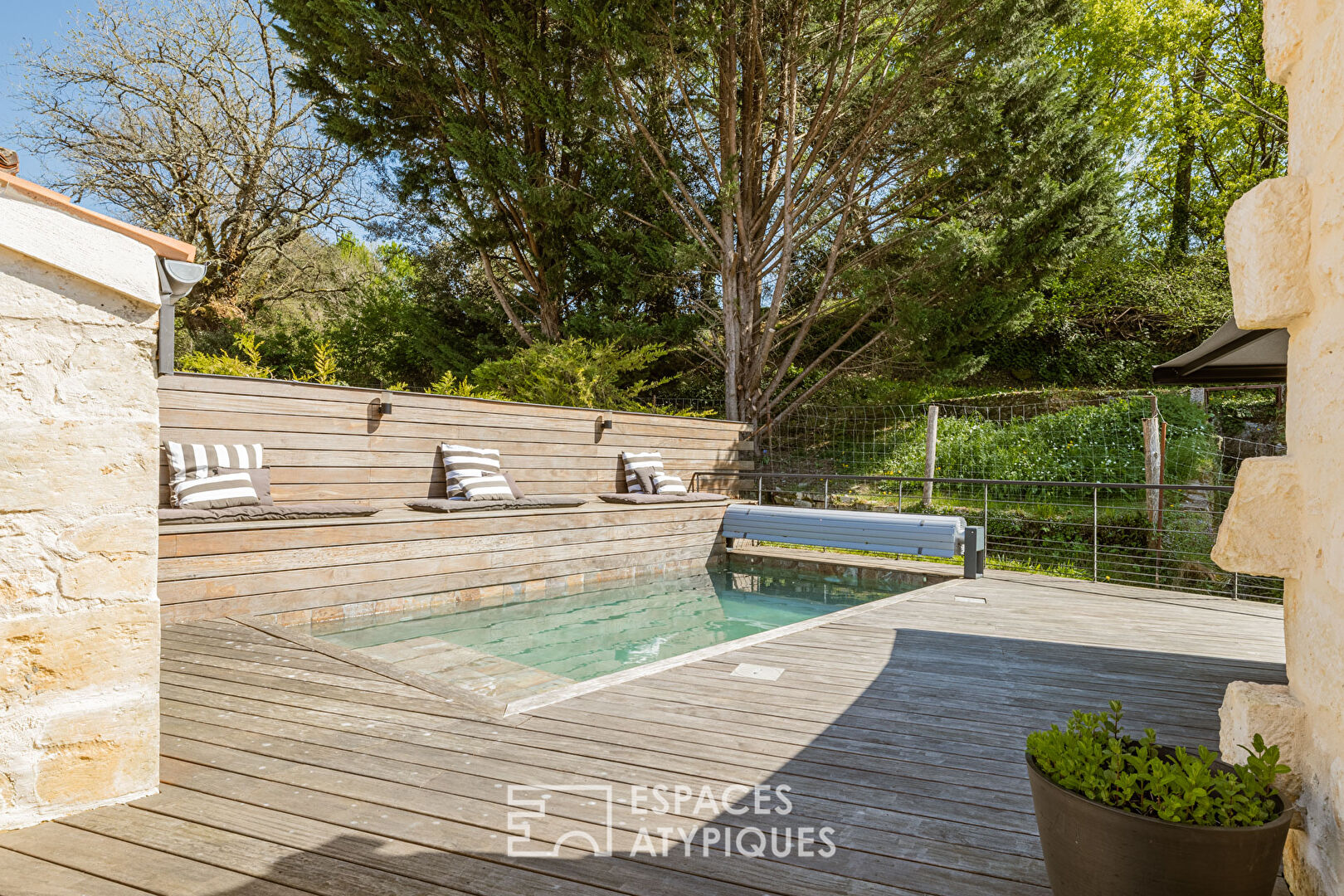 Grange rénovée en esprit loft