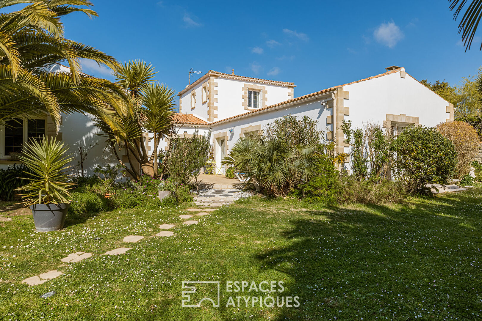 Propriété de caractère aux deux villas pleines de charme