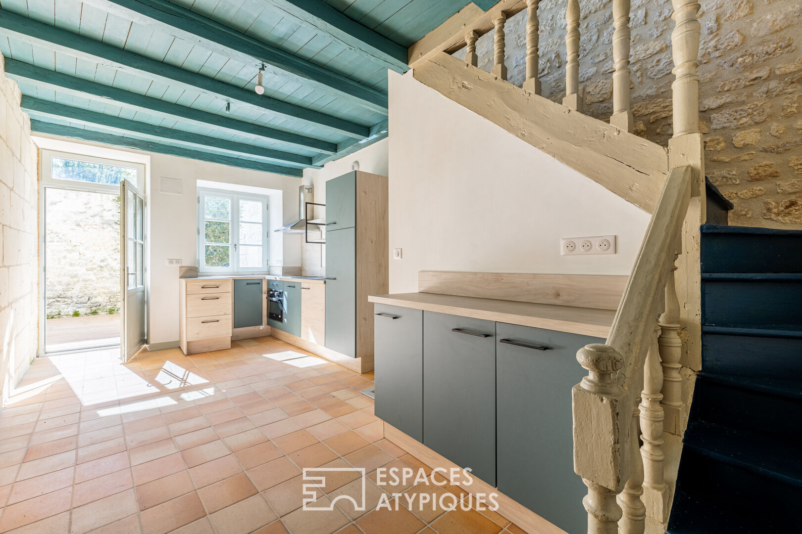 Old-world charm and intimate garden in the heart of the village