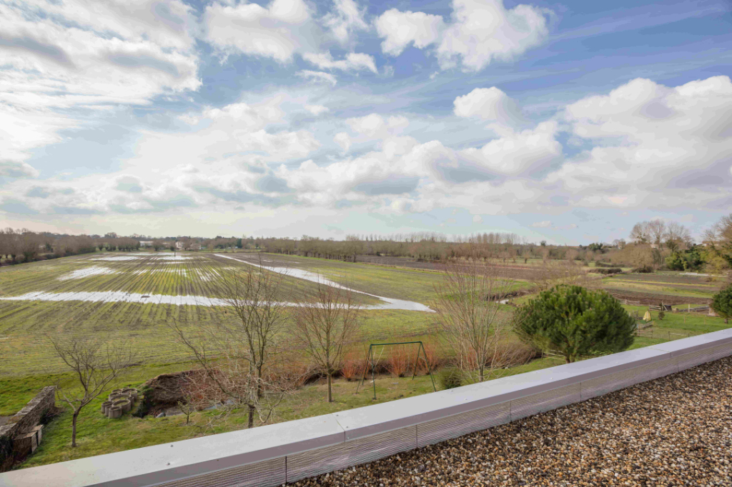 Maison d’architecte avec vue contemplative