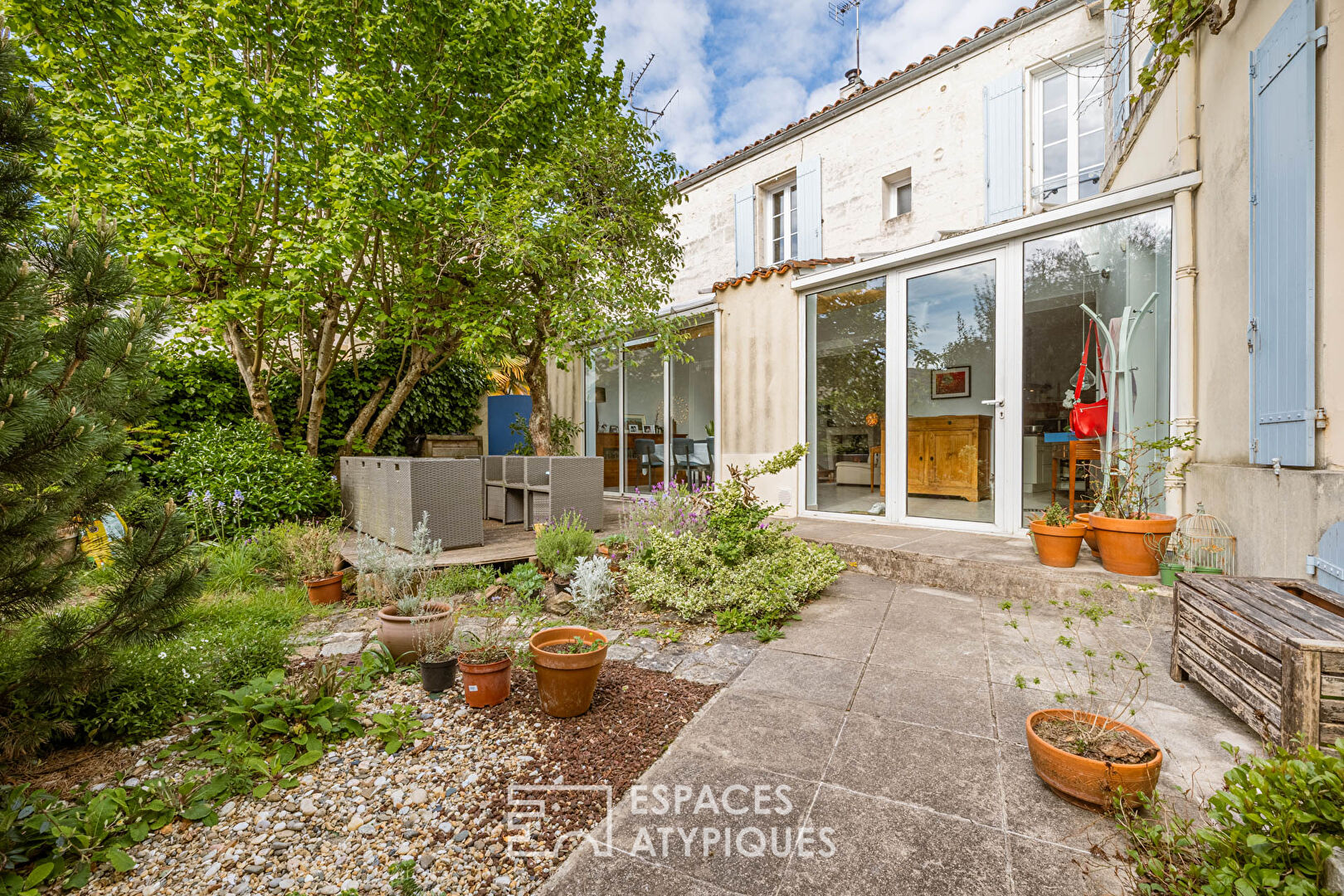 Maison de ville, au coeur de Saintes Rive Gauche