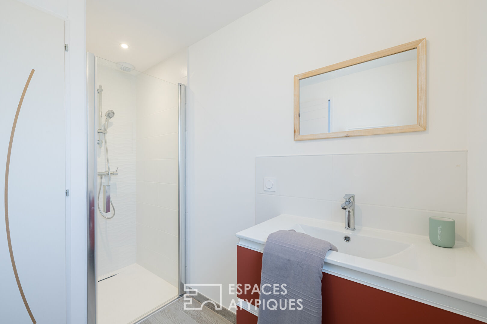 New villa, a haven of serenity on the edge of Saint-Denis, with garden and pool