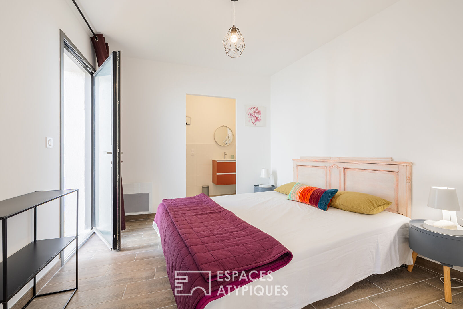 Parenthèse de charme neuve, avec jardin et piscine