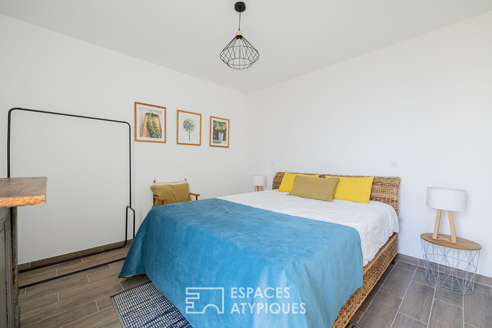 Parenthèse de charme neuve, avec jardin et piscine