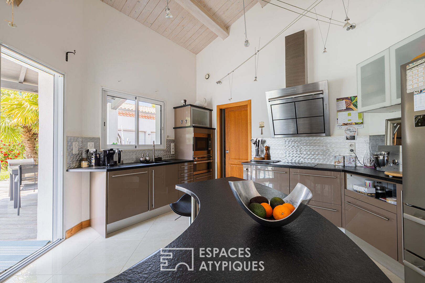 Élégance contemporaine et nature préservée