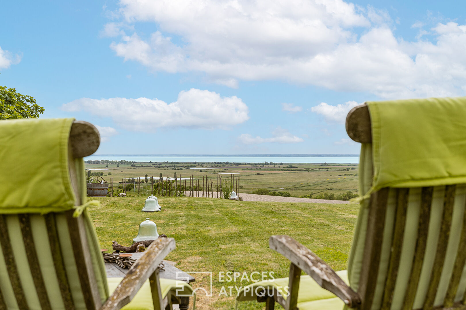 Îlot de calme à la vue exceptionnelle
