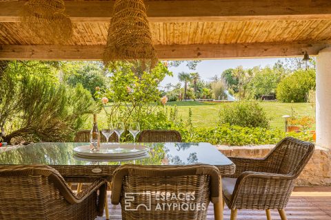 Maison de charme avec piscine et vue dégagée sur son parc