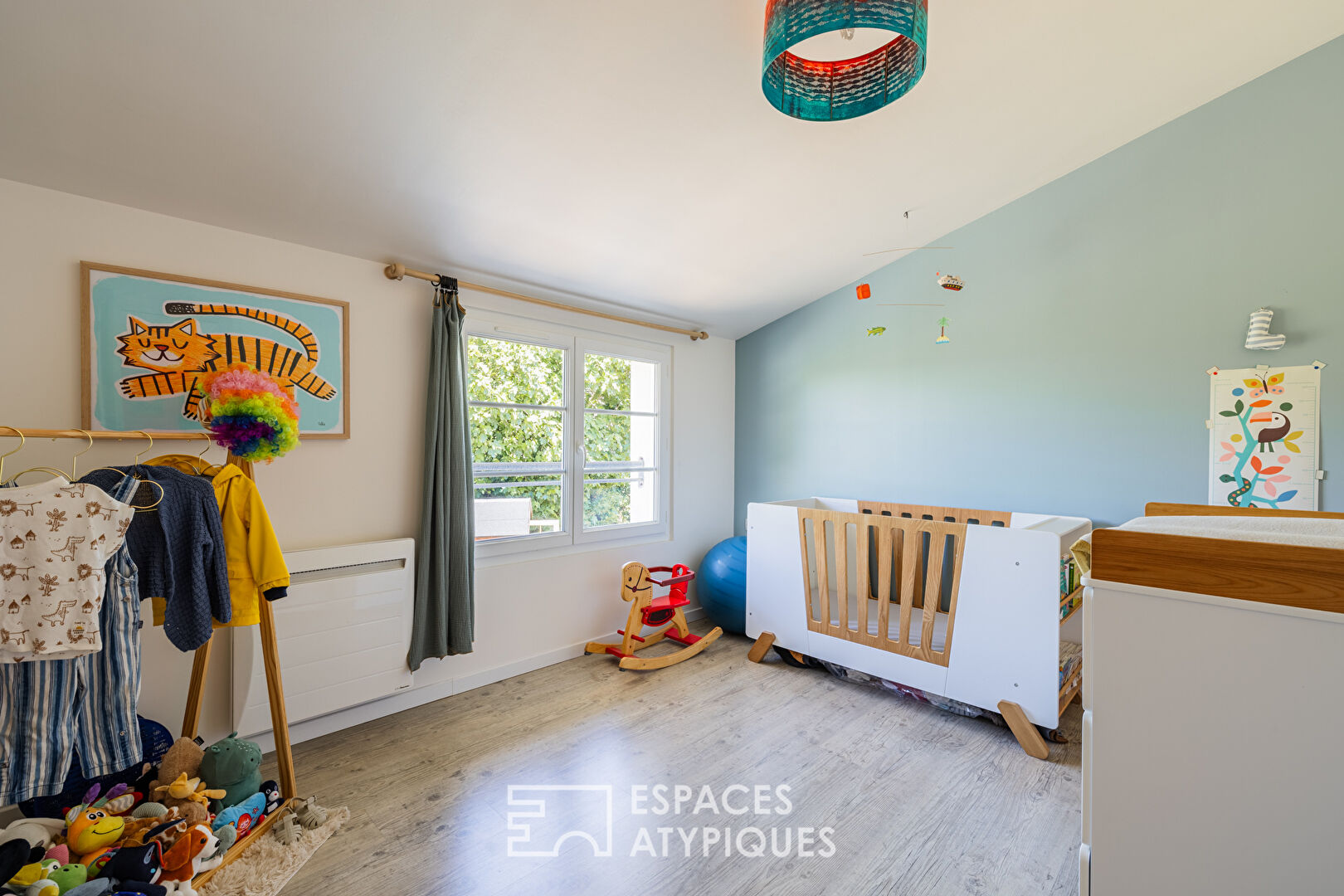 Charm and marine softness 50 meters from the ocean