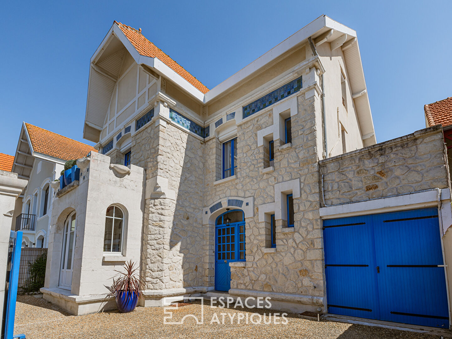 Art Deco villa in the Golden Triangle of Châtelaillon-Plage