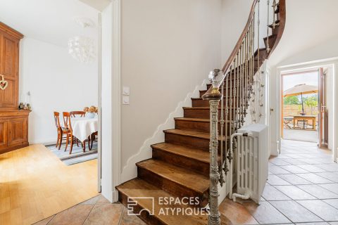 Elegant family home in the heart of town