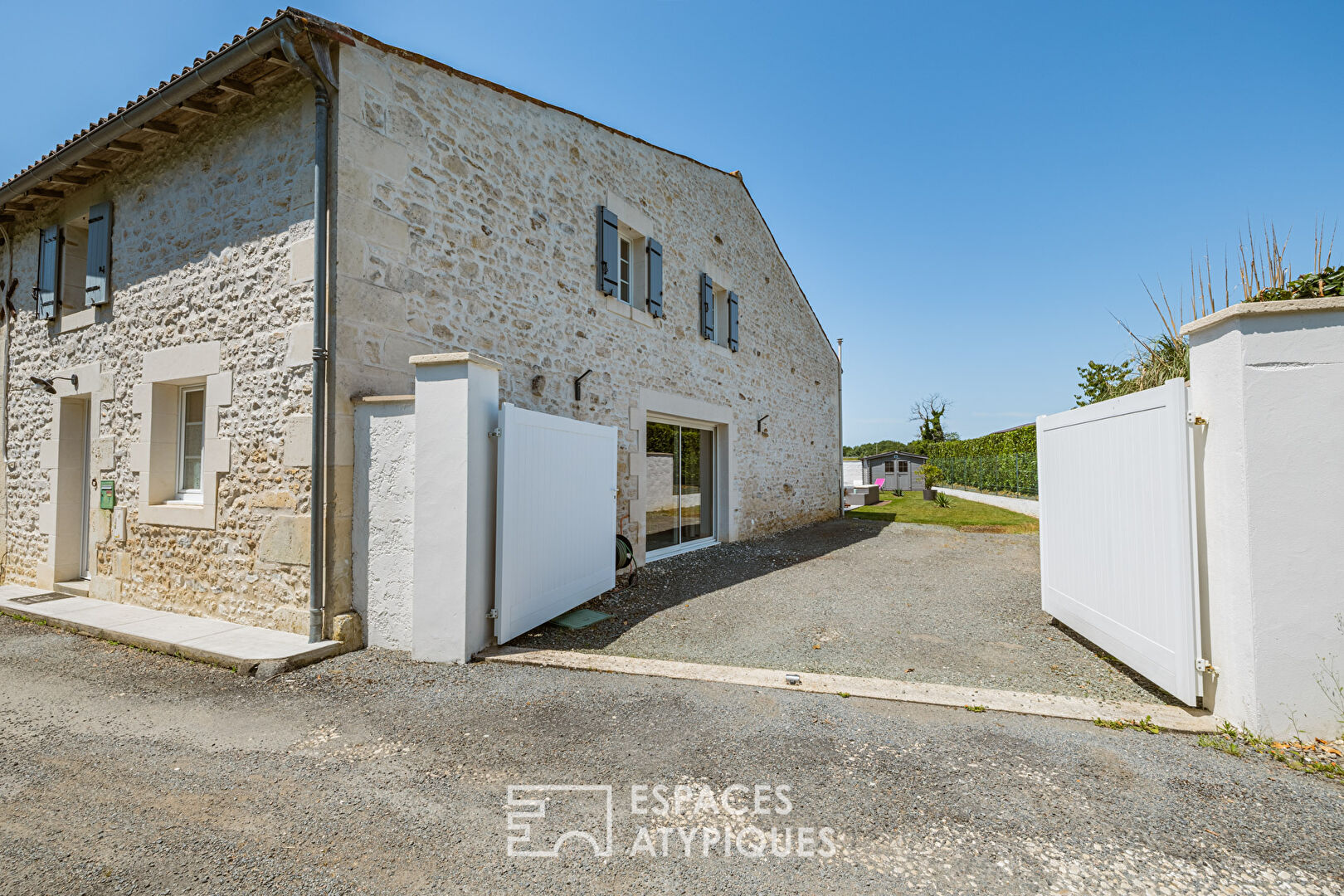 Maison charentaise rénovée entre Saintes et les plages