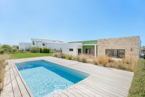 Contemporaine de standing avec vue dégagée