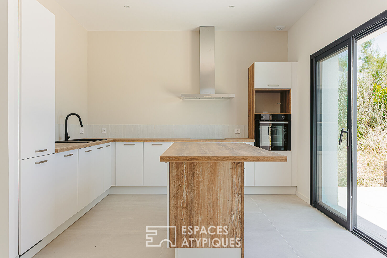 Contemporaine de standing avec vue dégagée