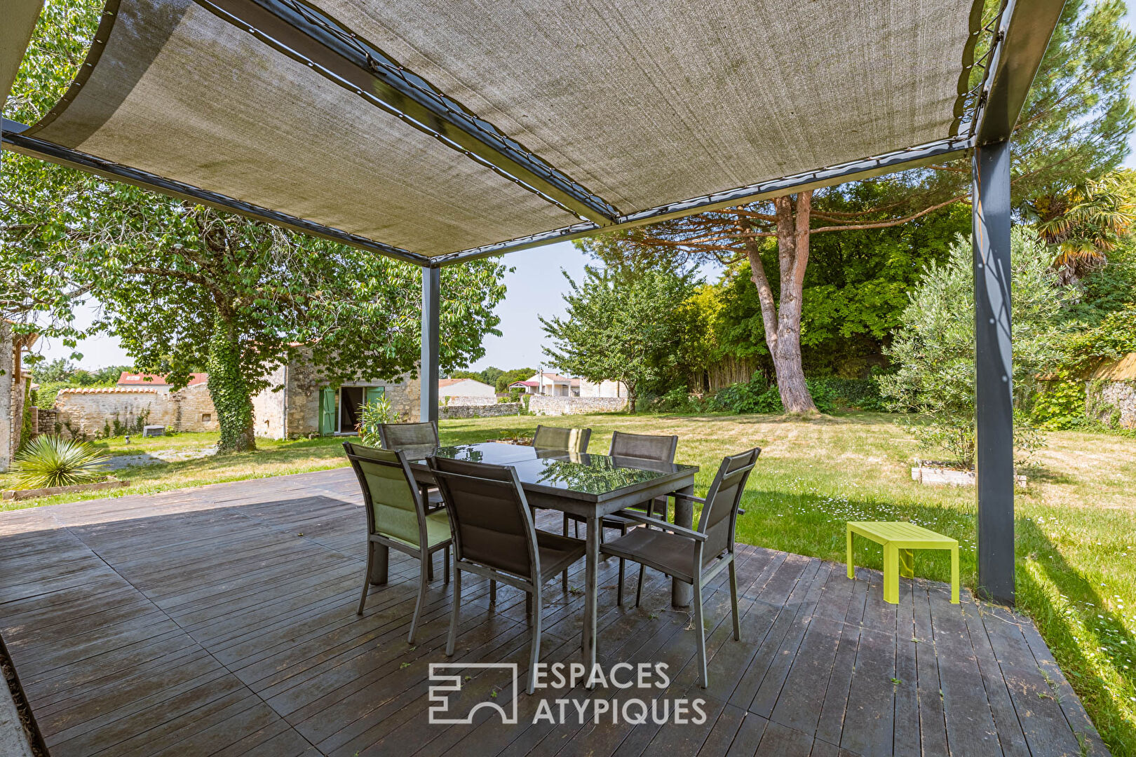 Harmonie entre charme charentais et design moderniste