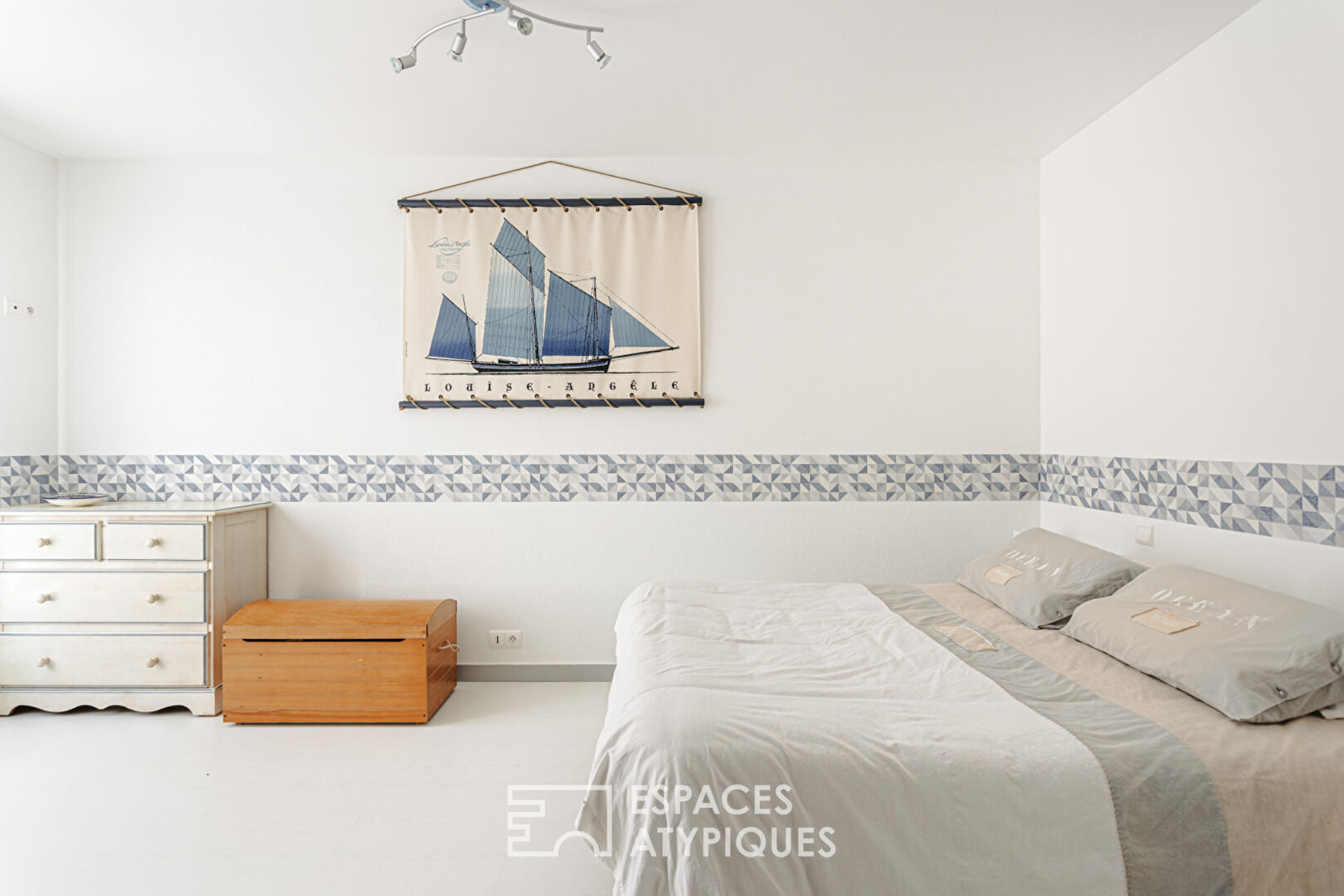 Intimate enclosed house near La Rochelle