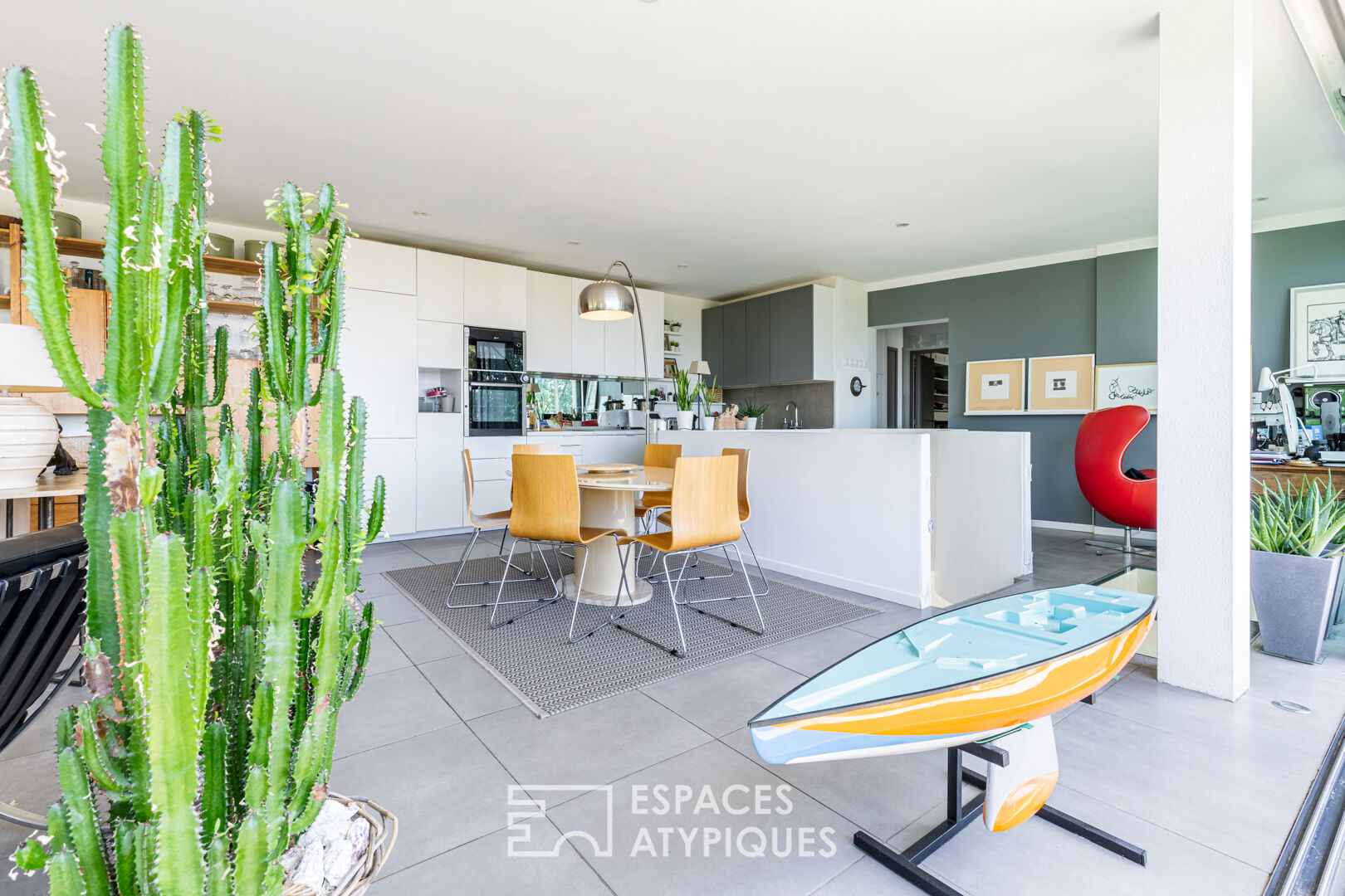 Bright contemporary with a contemplative sea view