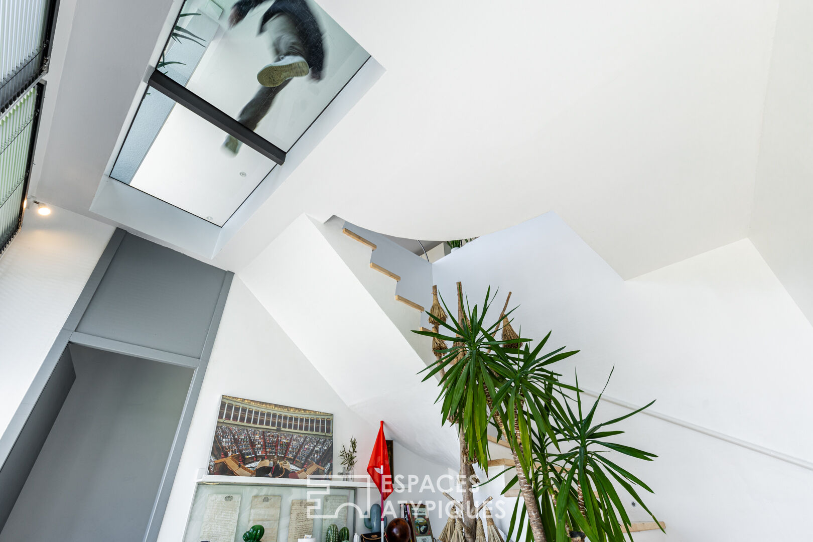 Bright contemporary with a contemplative sea view