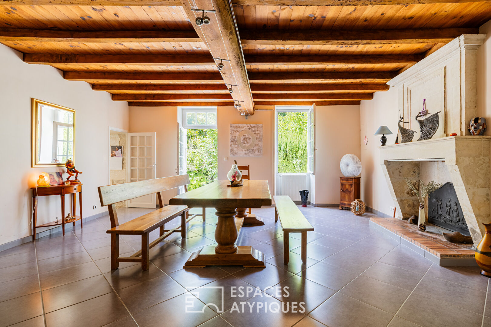Maison de caractère et son gîte dans un écrin préservé