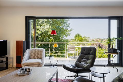 Contemporary house between sky and canopy, 500 meters from Nauzan beach