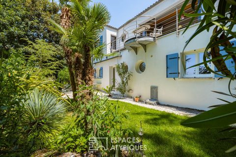 Contemporary house between sky and canopy, 500 meters from Nauzan beach