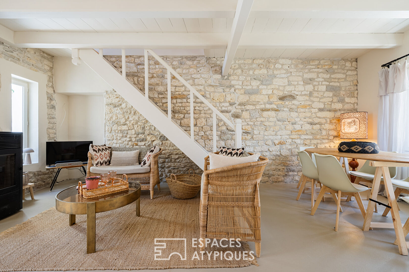 A cocoon of elegance in the heart of the city with terrace
