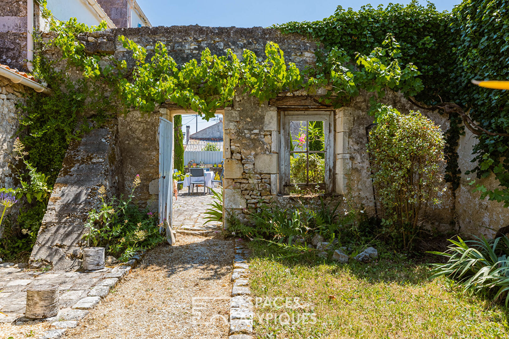 Family refuge at the gateway to the island of Oléron