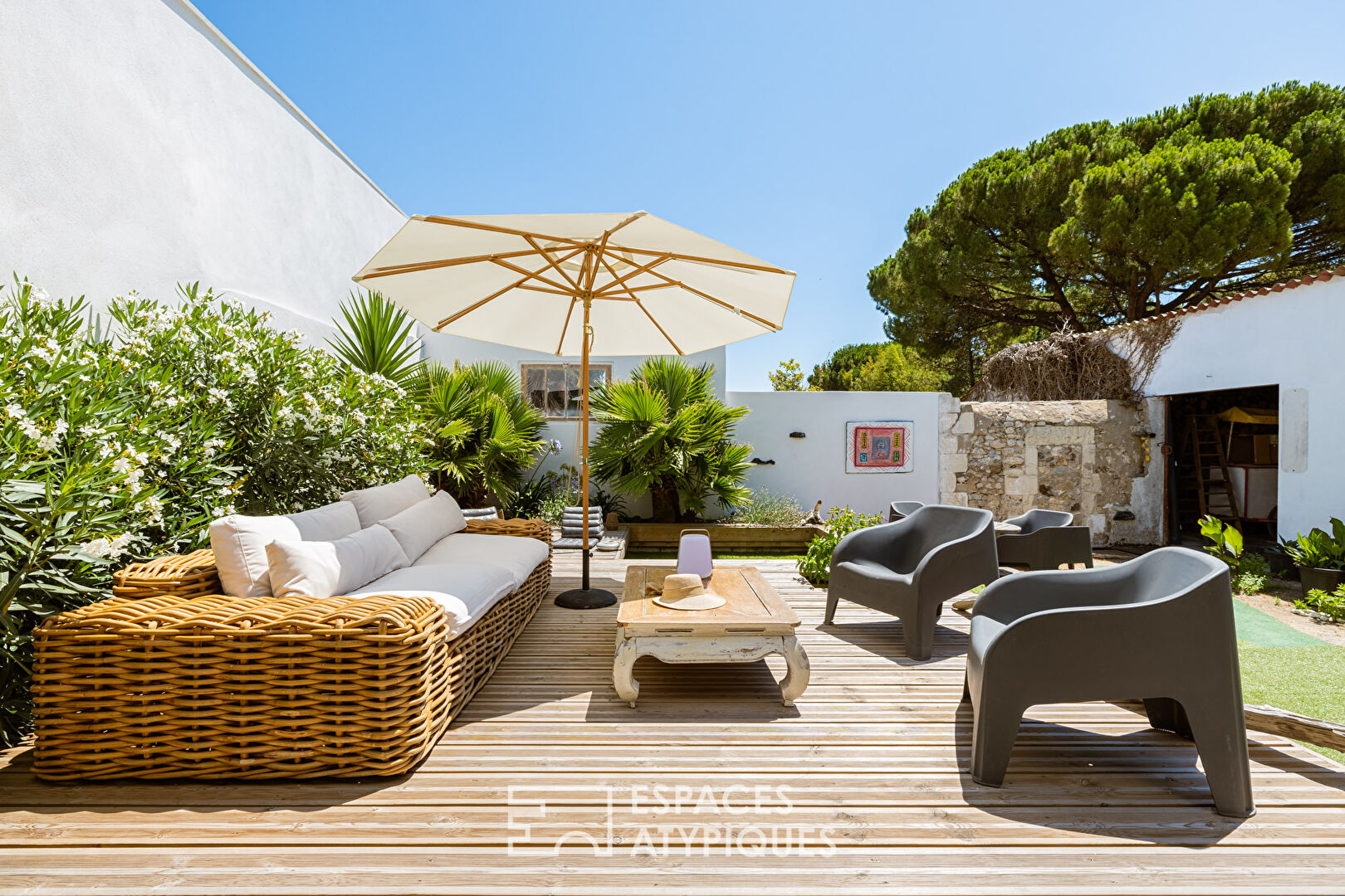 19th century building combining authenticity and the art of living