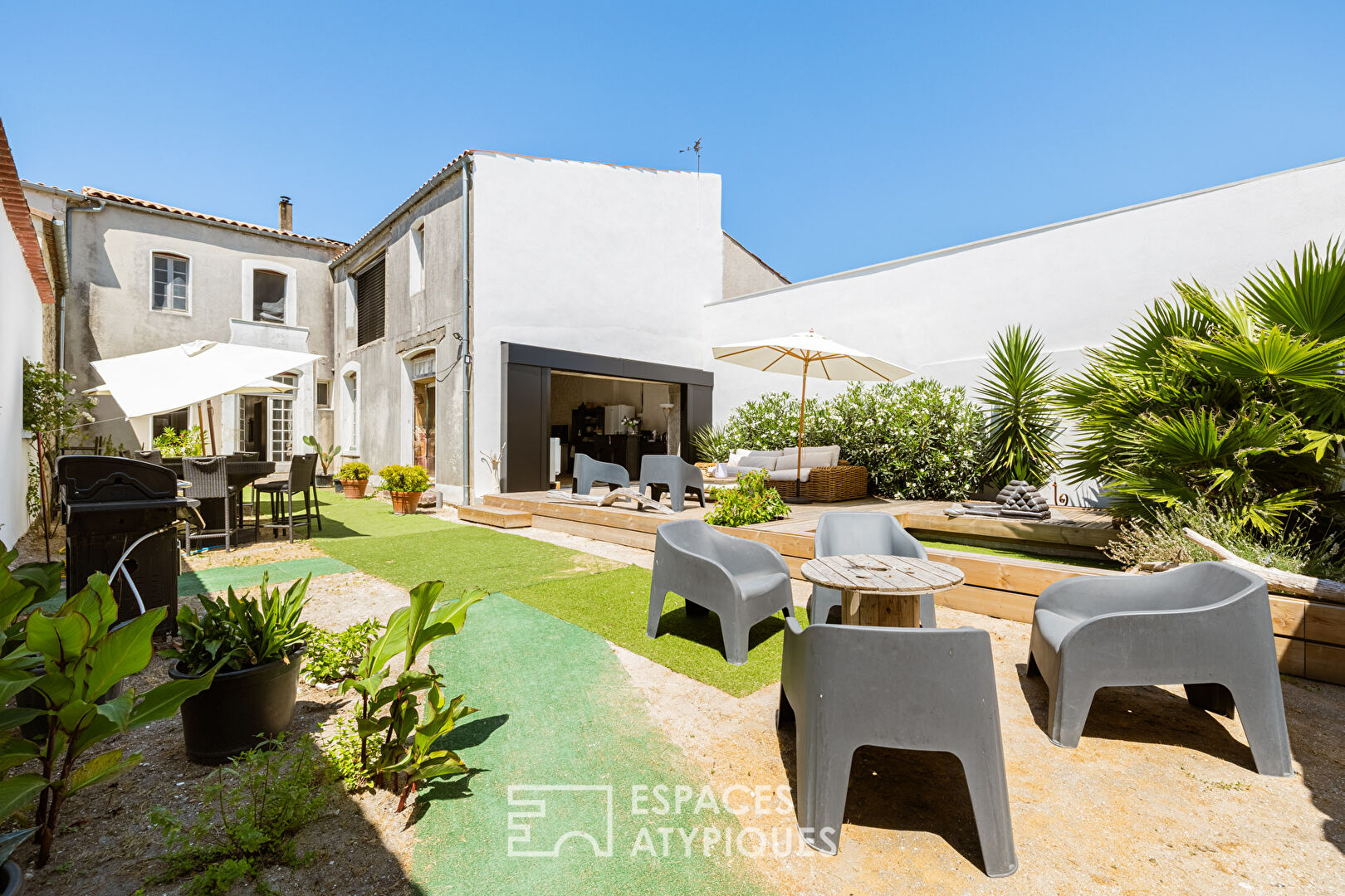 19th century building combining authenticity and the art of living