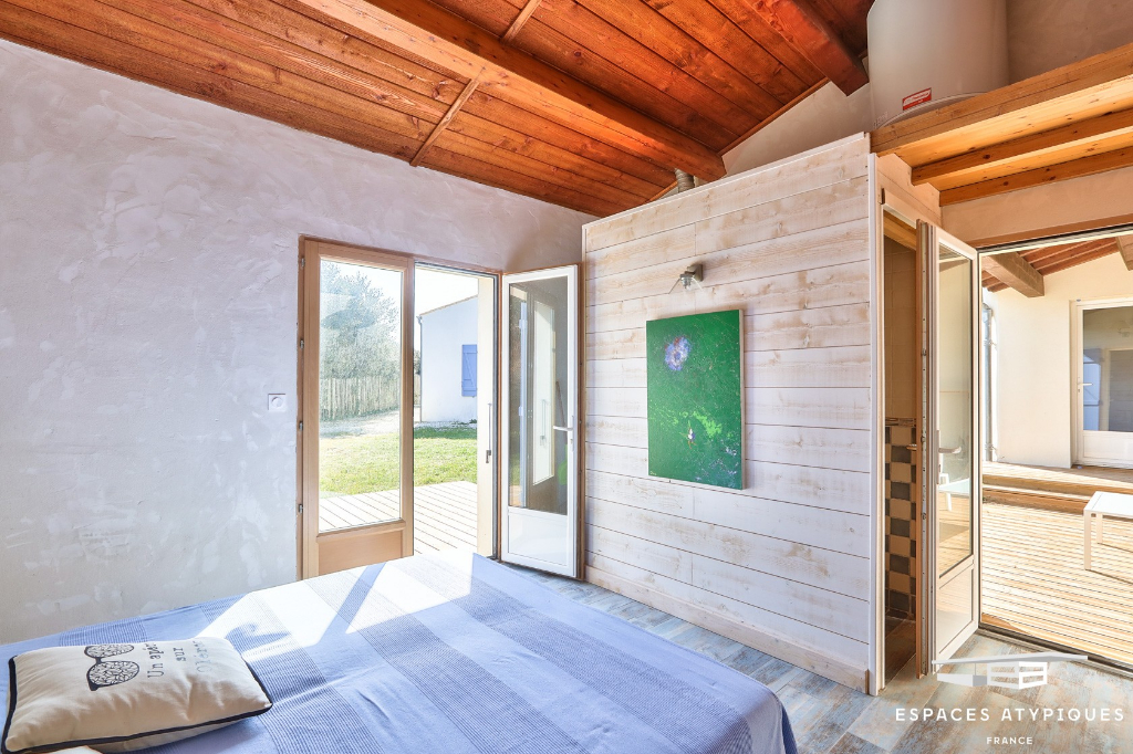 Vacancière face aux dunes