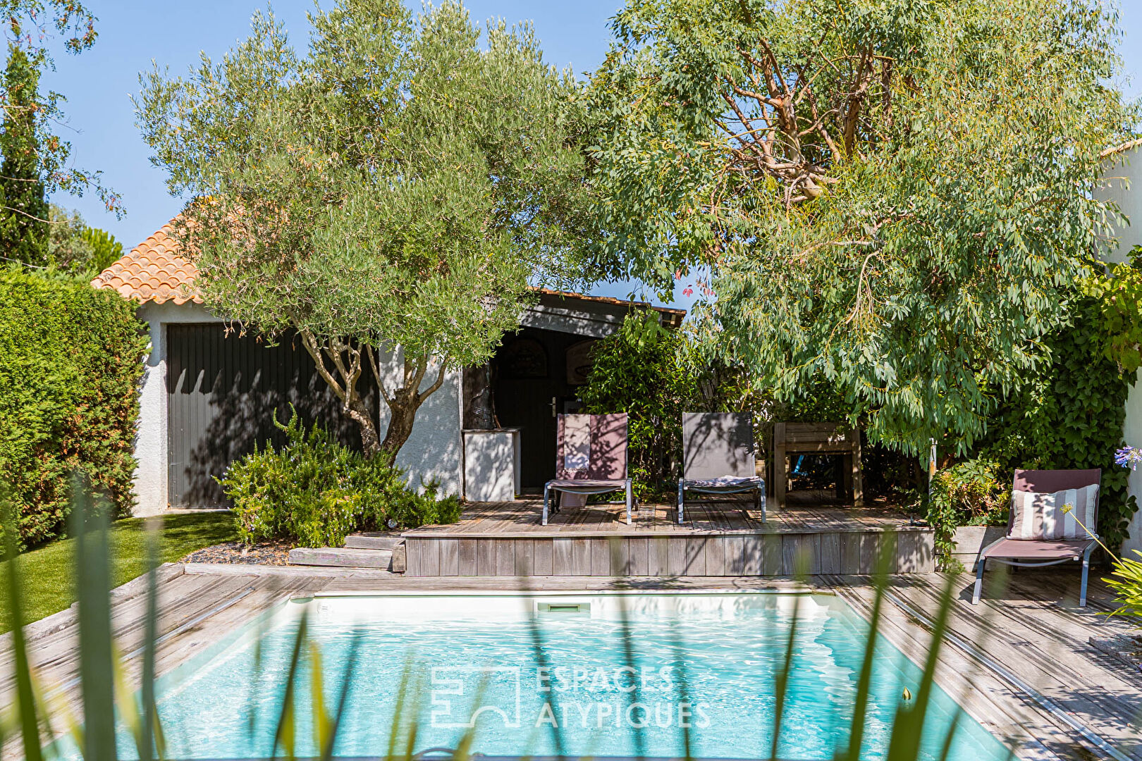 Single-story villa in a quiet location, a stone’s throw from the beaches