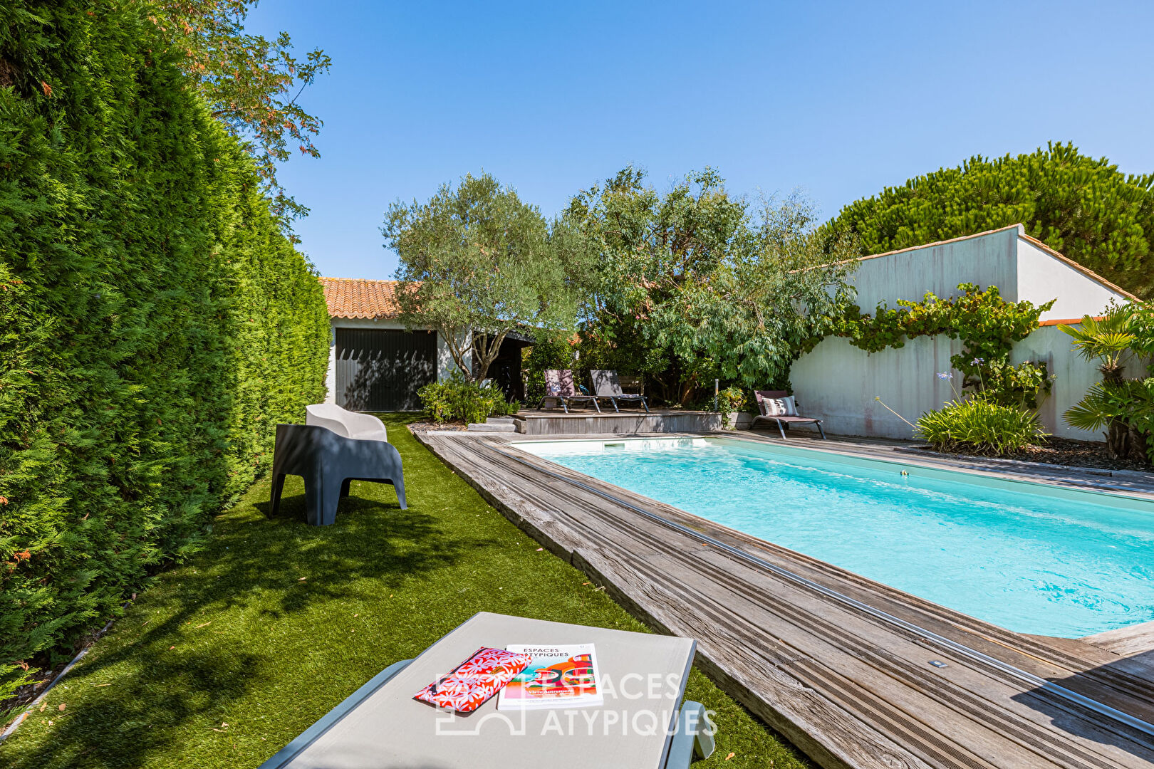 Single-story villa in a quiet location, a stone’s throw from the beaches