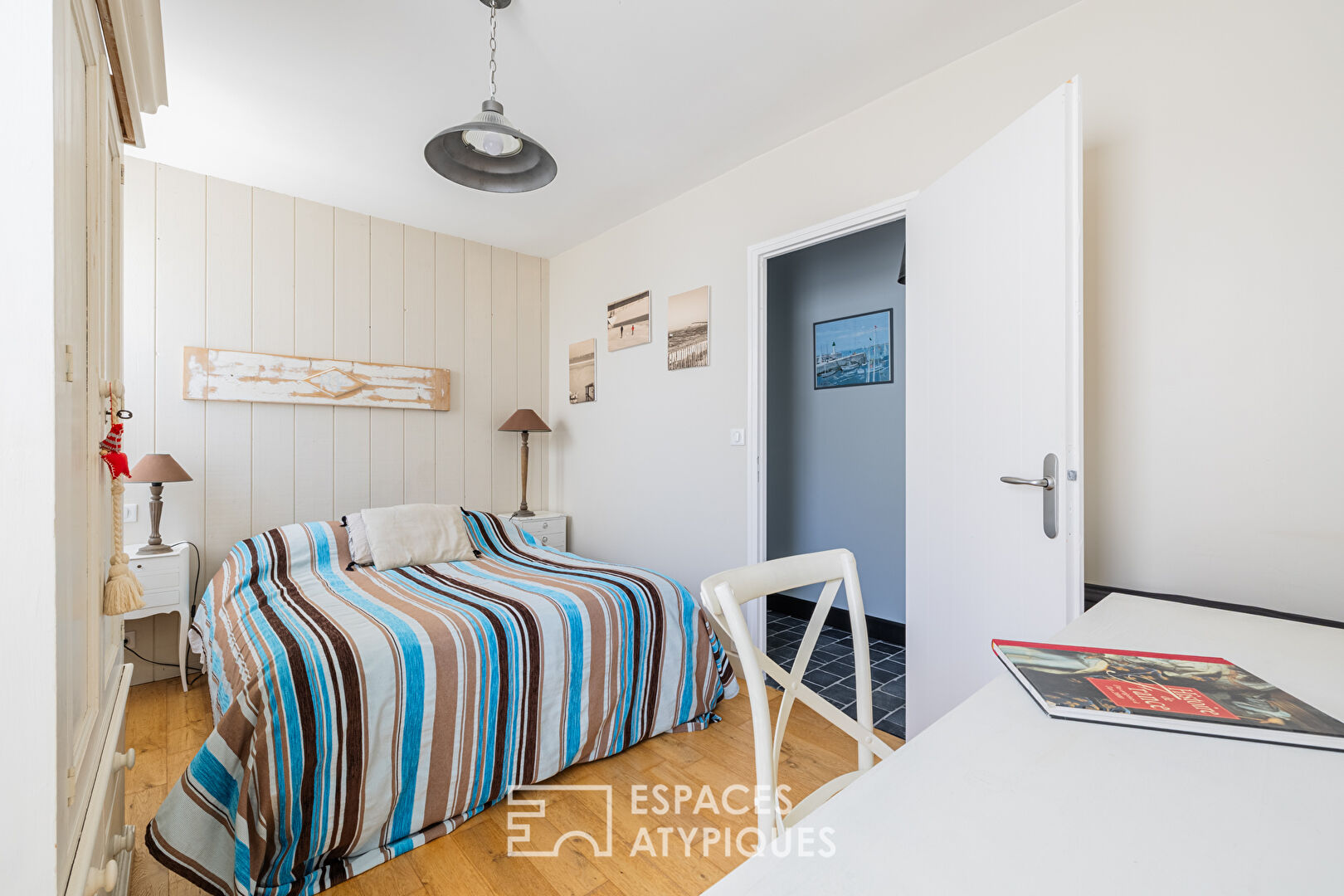 Single-story villa in a quiet location, a stone’s throw from the beaches