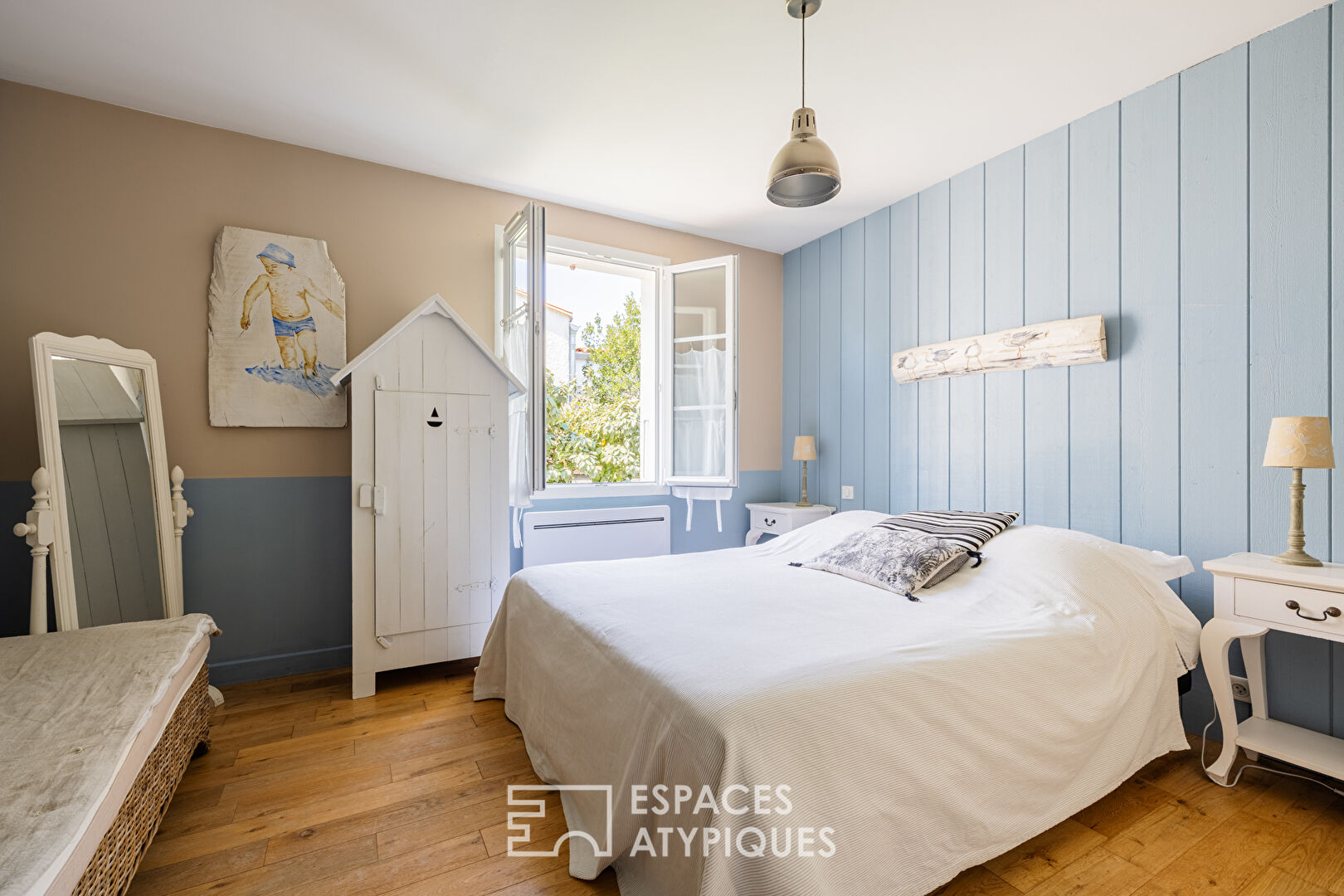 Single-story villa in a quiet location, a stone’s throw from the beaches