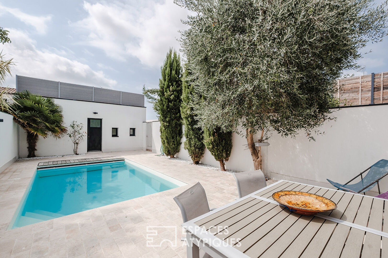 Maison contemporaine avec piscine et studio indépendant