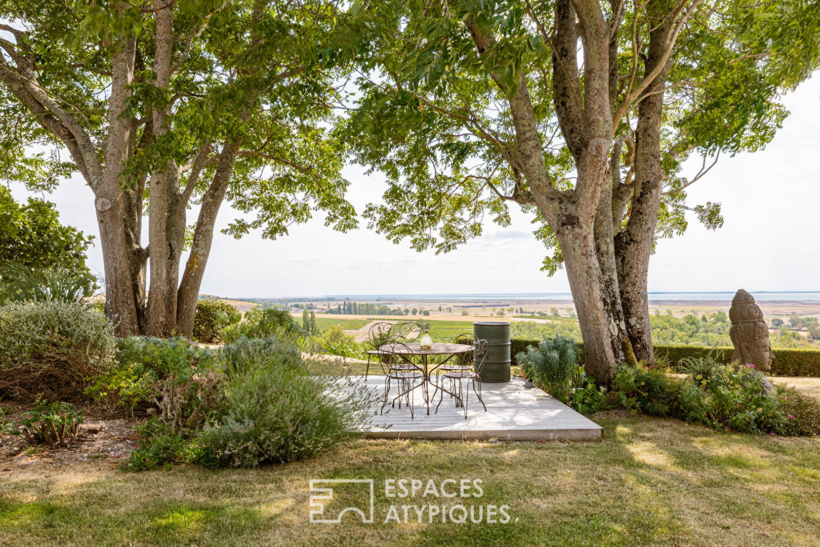 Propriété contemporaine avec vue imprenable