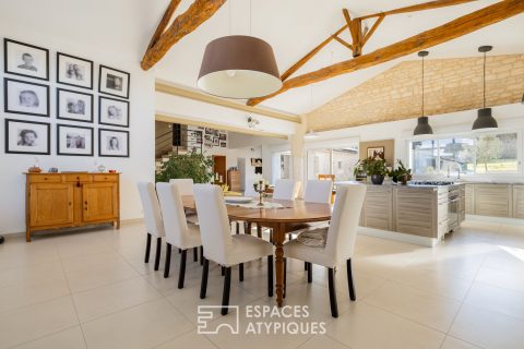 Charente property surrounded by vineyards and its two gîtes