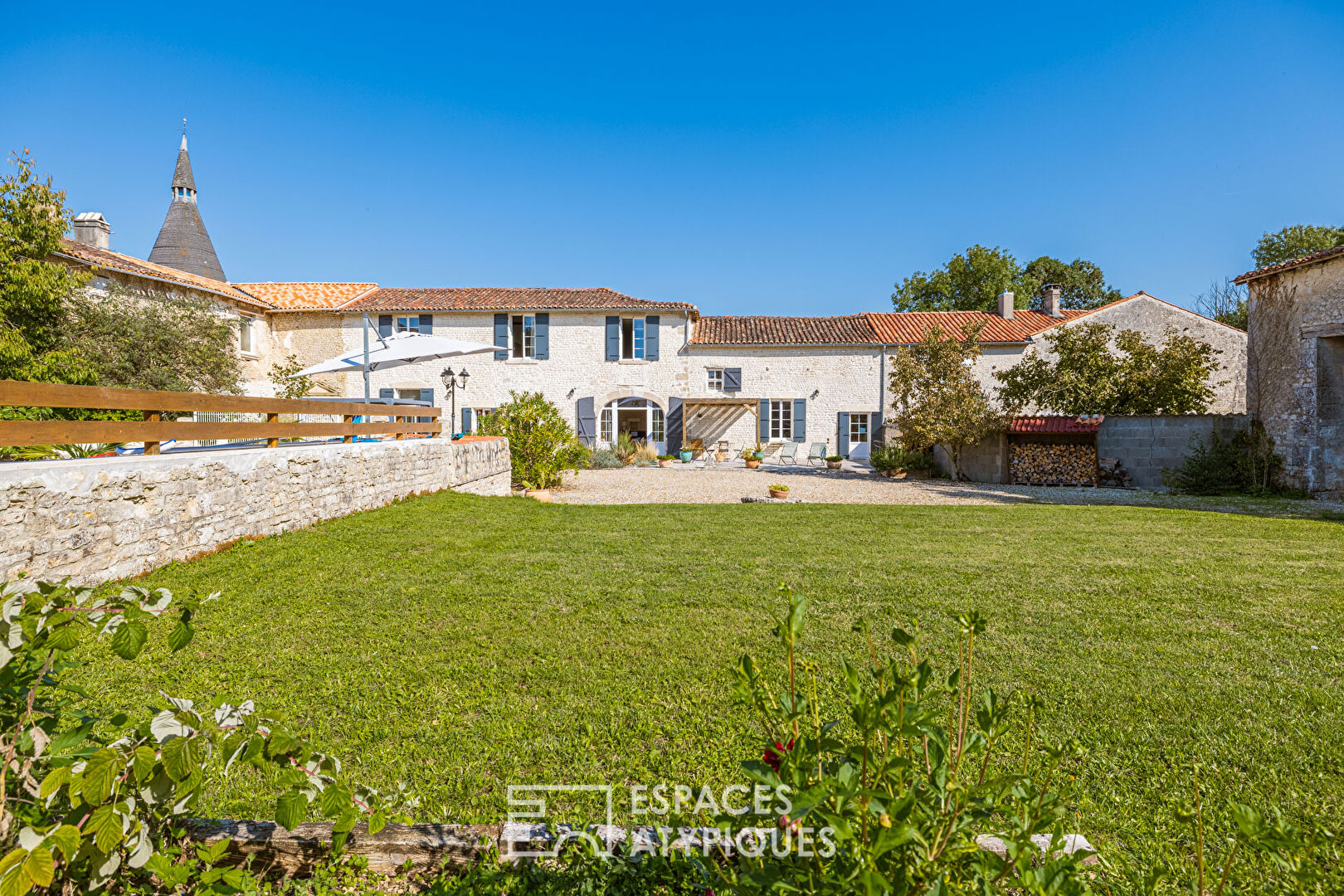 Farmhouse combining calm and authenticity